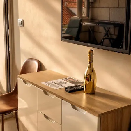 Apartament Leoni *