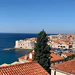 Leoni دوبروفينك