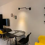 Leoni Apartment *