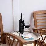 Leoni Apartment *