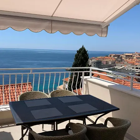 Apartment Leoni *