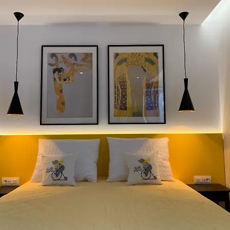 Leoni Apartment *
