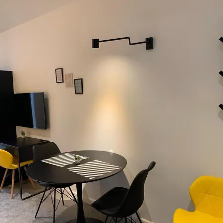 Leoni Apartment *